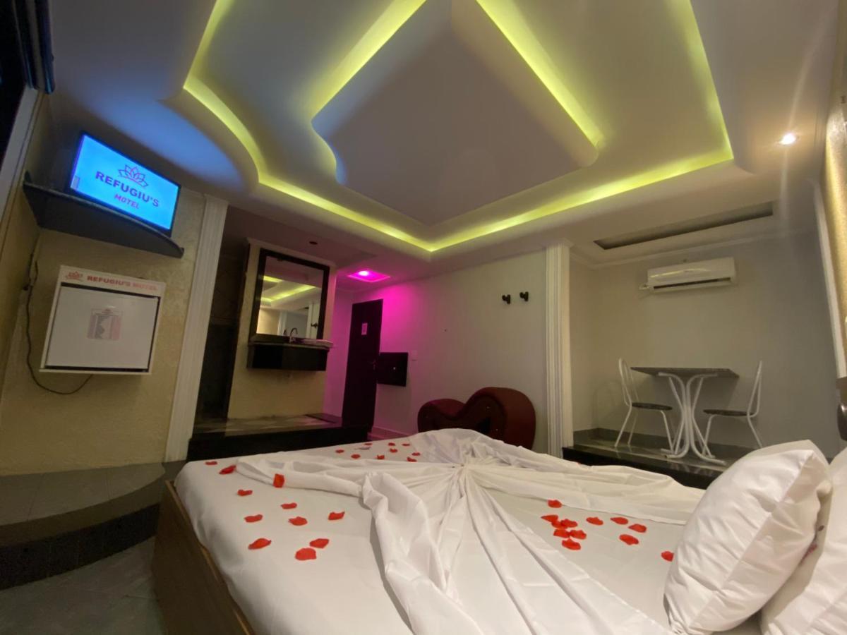 Love hotel Refugius *